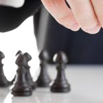 抜きんでた営業マンは、戦略をもって営業活動を行い長期的な取引成立を目指している