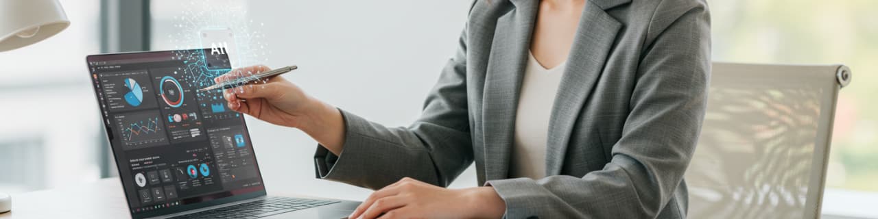 AIを使用してプレゼンをつくる女性